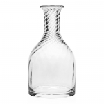 Dakota Carafe 9 1/2\ Color 	Clear
Capacity 	1 litre / 35oz
Dimensions 	9½\ / 24cm
Material 	Handmade Glass
Pattern 	Dakota